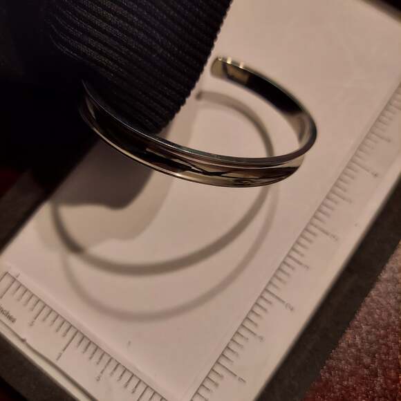 Ashley Bridget Silver Tone Inside Curved Bracelet - Picture 1 of 2